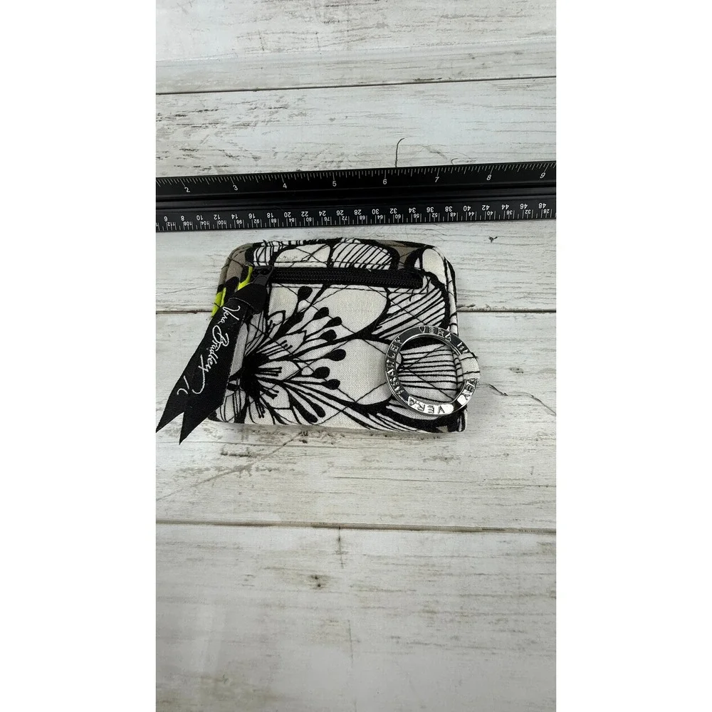 Vera Bradley Zip ID Case‎ Wallet Floral Lime Green Black White Quilted Key Ring